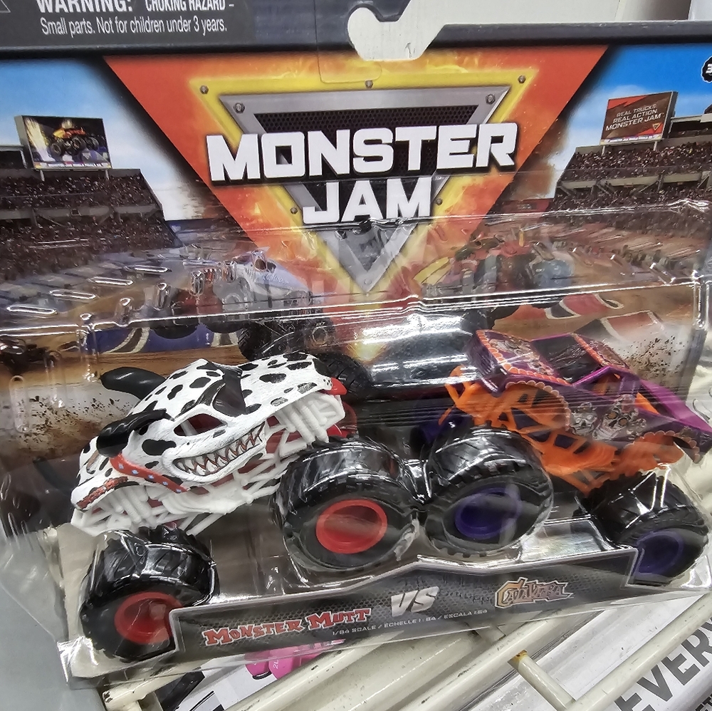Monster Jam Duo Monster Mutt vs Carnival